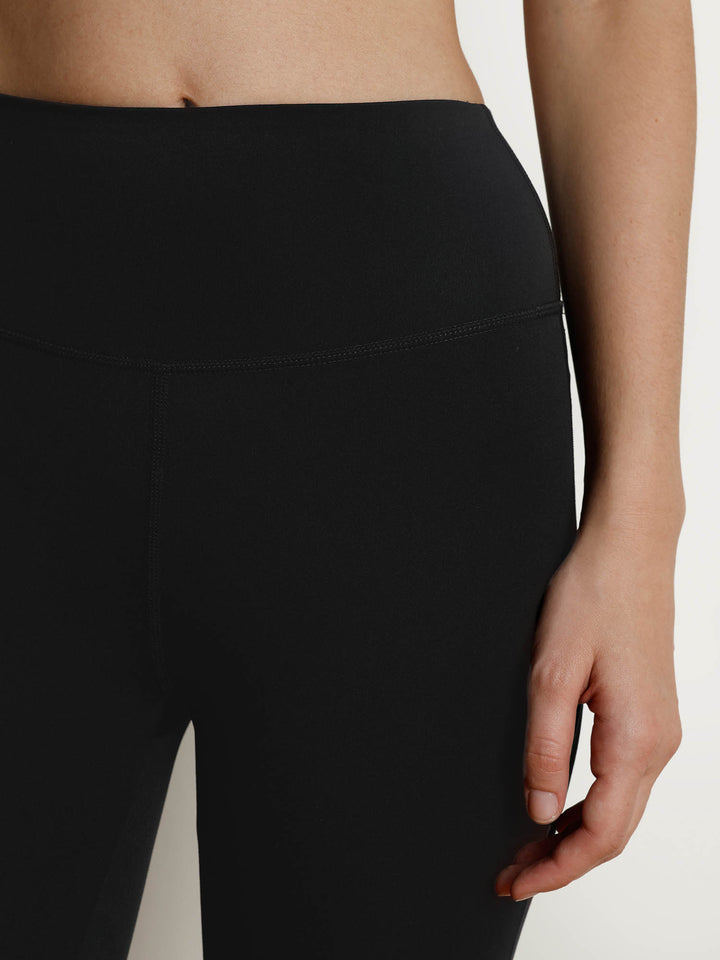 Black Contour Snug Leggings