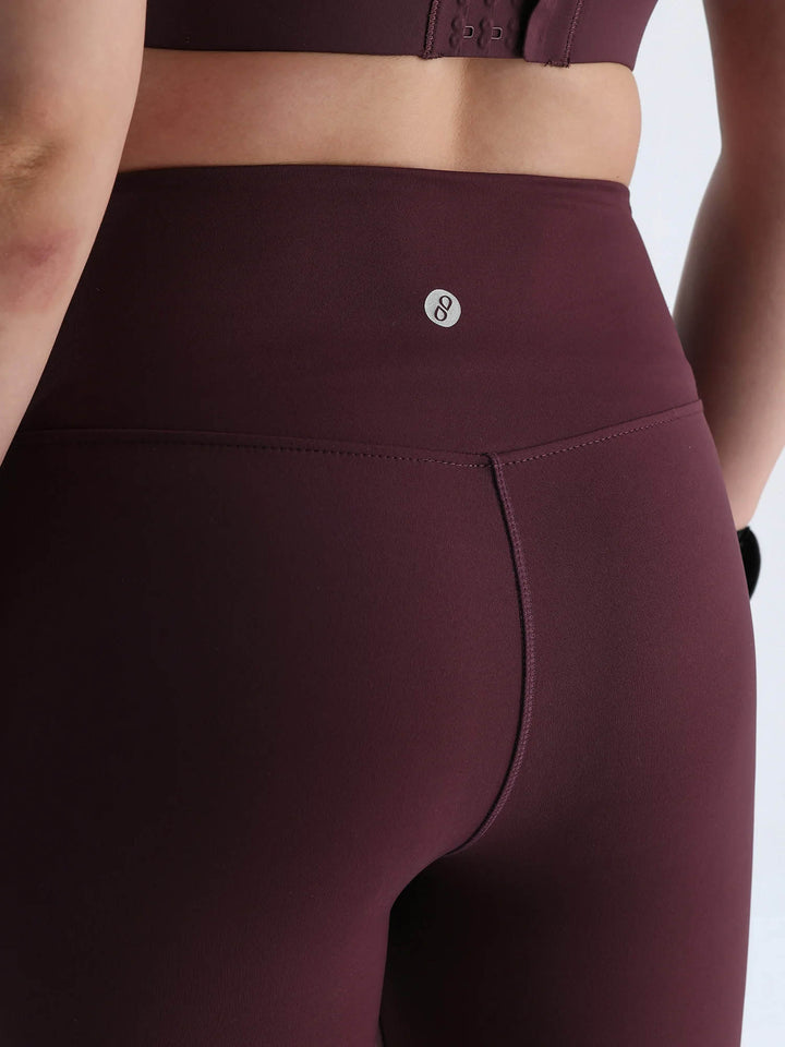 Wine Hourglass Snug Leggings