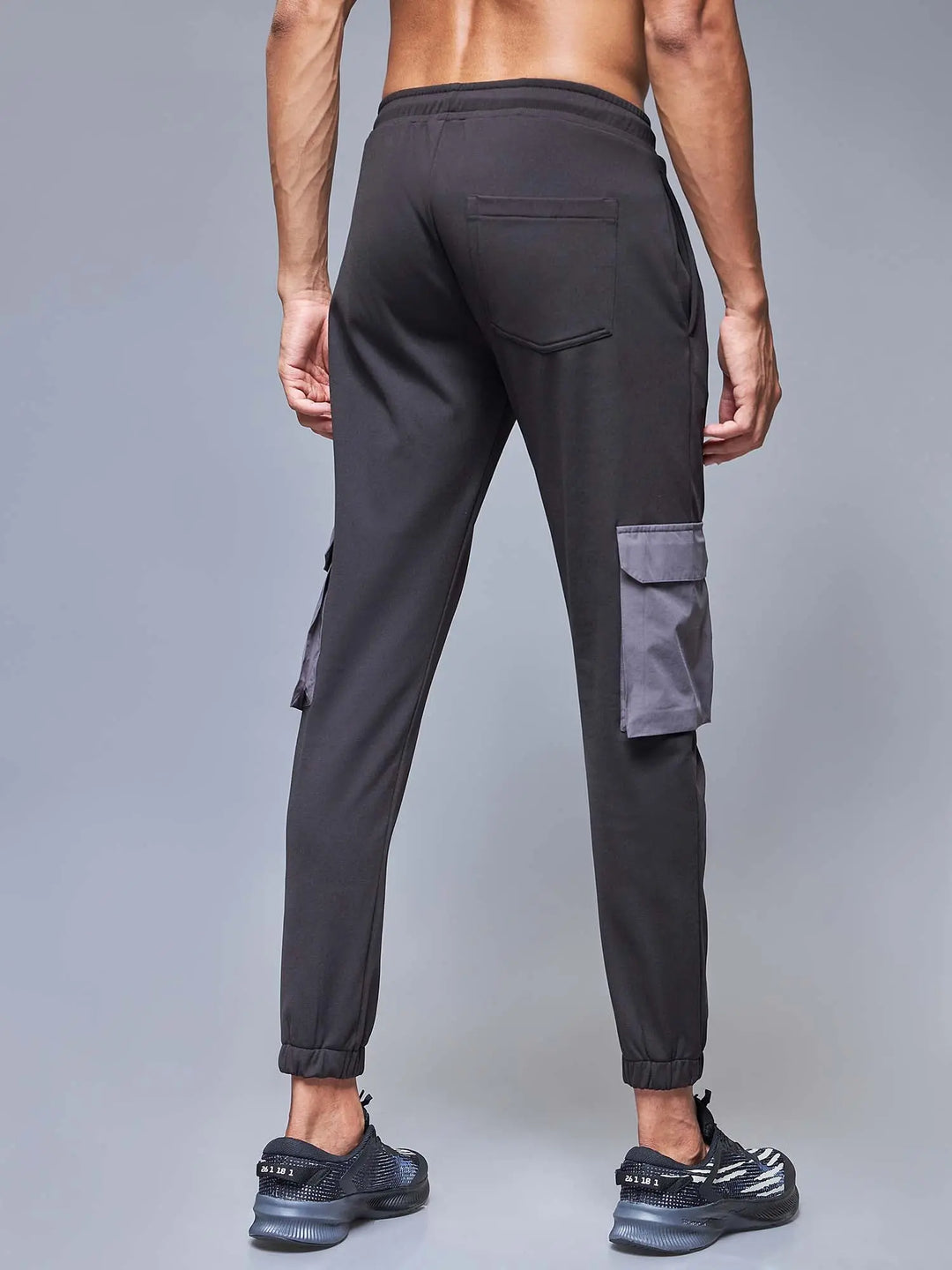Black Utility Sweats – CAVA Athleisure Pvt Ltd